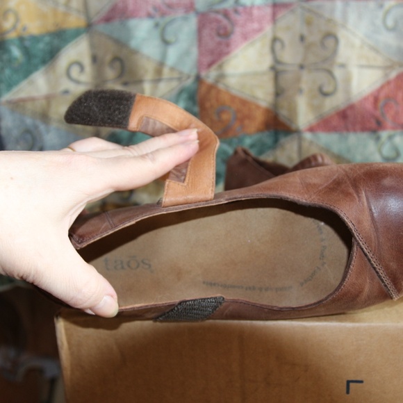 Brown Taos Mary Jane flats - Size 8 - Picture 5 of 6
